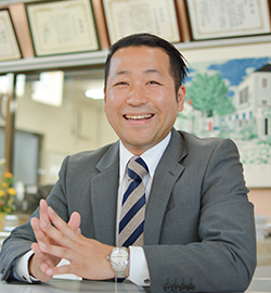 代表取締役　元吉 敏文