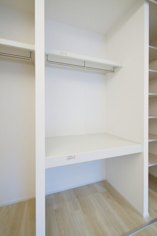 お布団や多目的に収納が可能