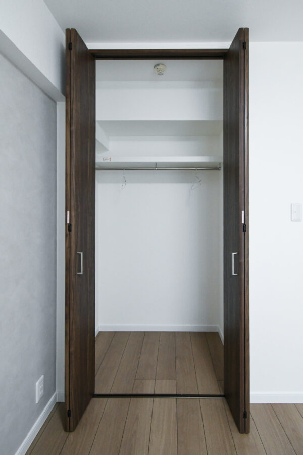 押し入れからクローゼットへ変わり洋室入口位置も変更