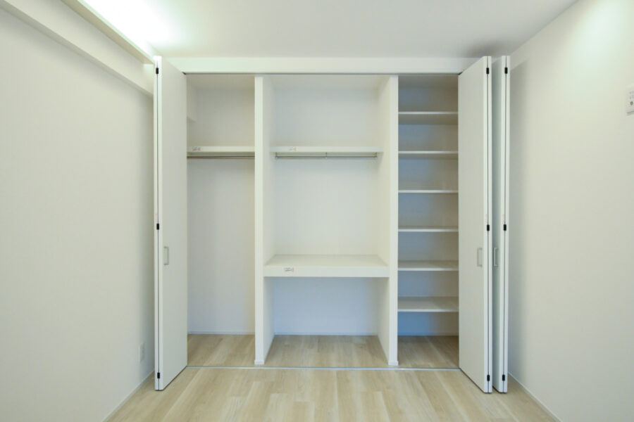 大きなオーダー作成クローゼット新設