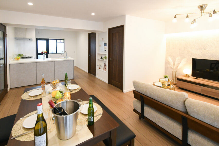 広くL型のリビング間取りへ