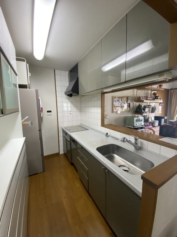 吊り戸棚を撤去してスッキリ