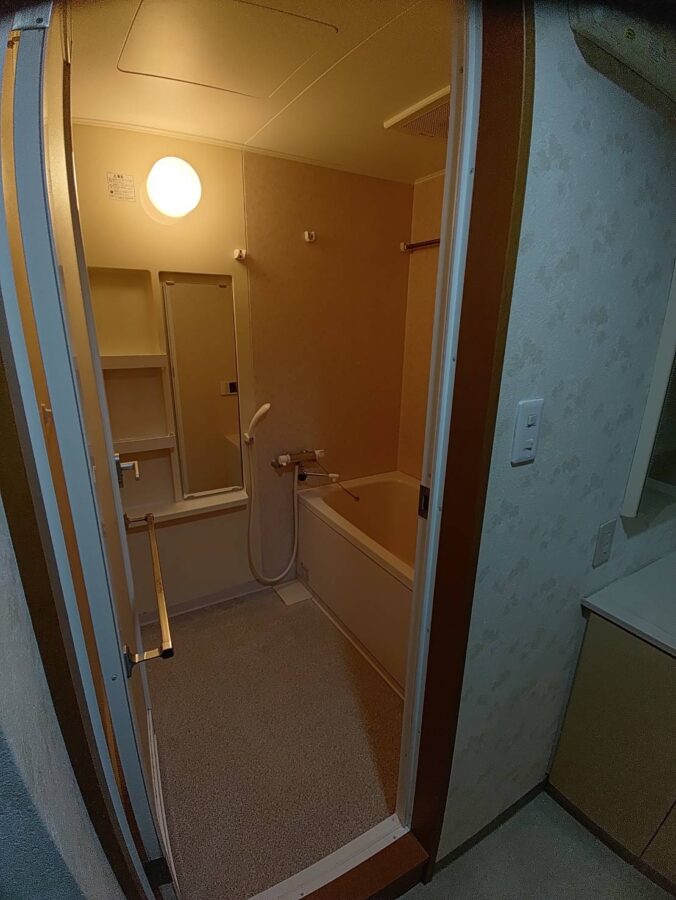 開き戸でスッキリ