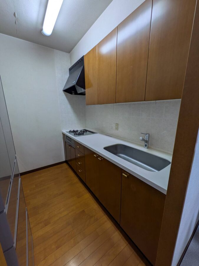 落ち着きのあるキッチンへ