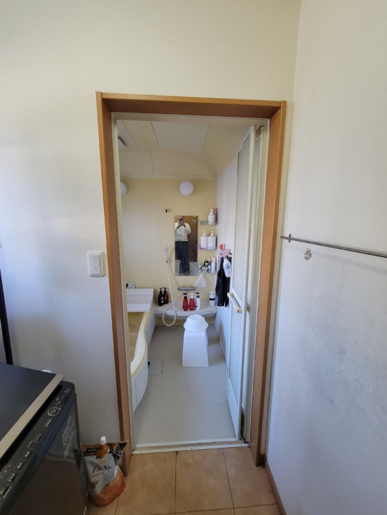 開き戸に変わりお掃除しやすくレールなし