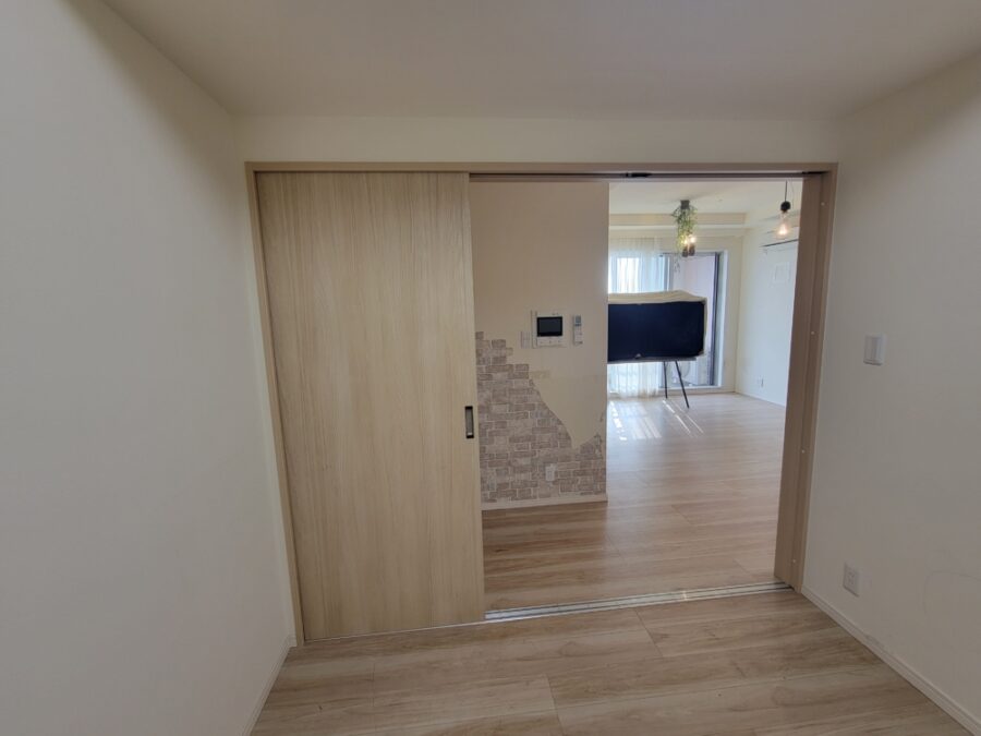 ドアも撤去してリビングと一体型へ