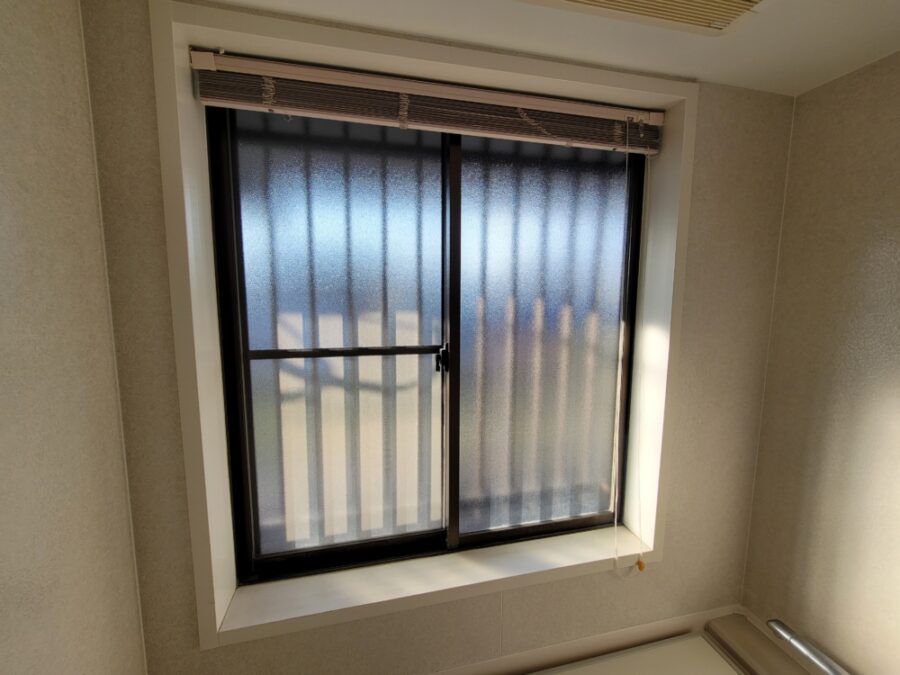 サッシも小さくして補助金対応の断熱サッシへ