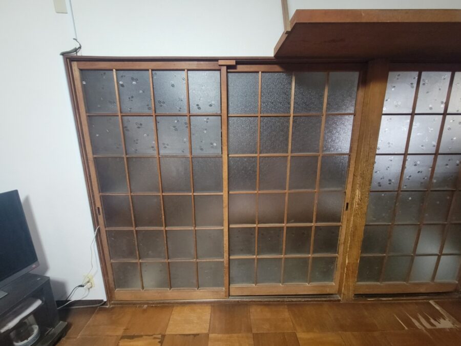 ドアも造作建具新調