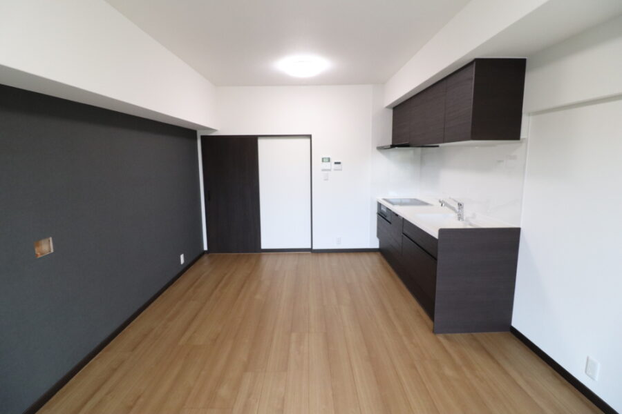 キッチン位置も変わり引き戸で入る