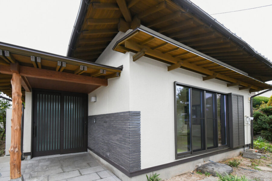 外壁塗装も全面行い綺麗に