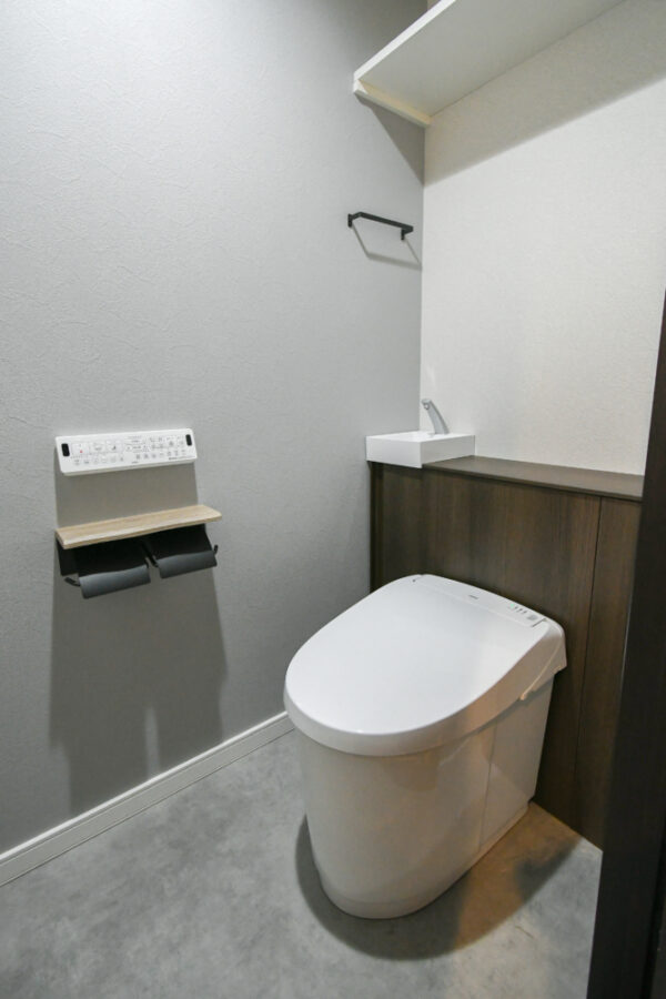 リクシルのキャビネット型トイレJフィット