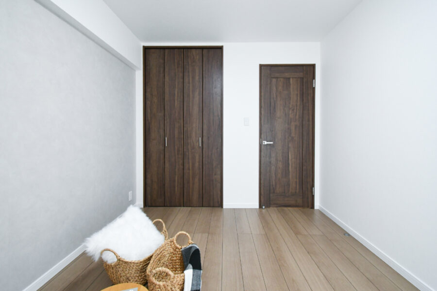 押し入れからクローゼットへ変わり洋室入口位置も変更