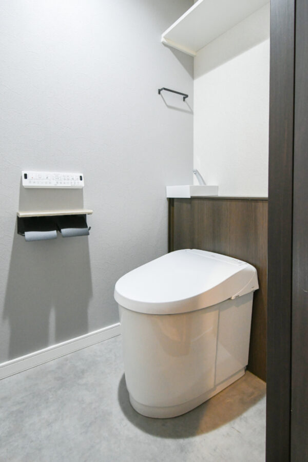 リクシルのキャビネット型トイレJフィット