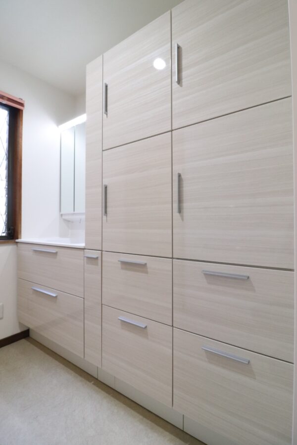 造作家具から一体型の洗面台へ