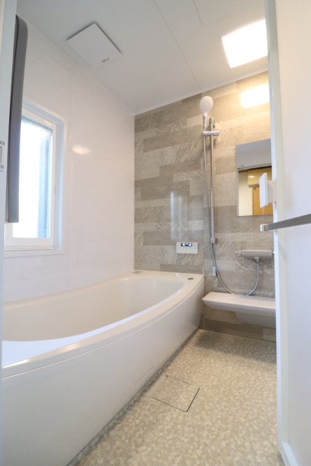 明るくデザイン性良いユニットバスへ変わる