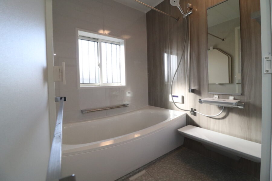 人大浴槽・きれい除菌水・お掃除浴槽・暖房機×2オプション満載