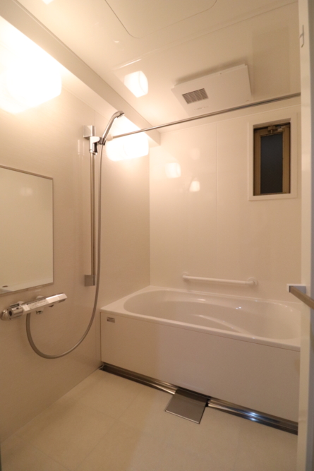 最新のパーフェクト保温バスルーム