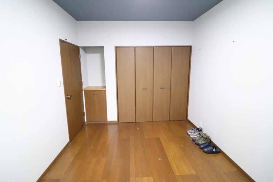 洋室もクロスやたっぷり収納完備