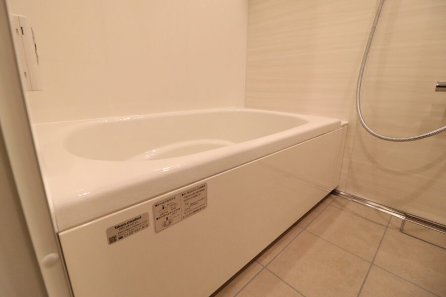 鋳物ホーロー浴槽で素材感最強