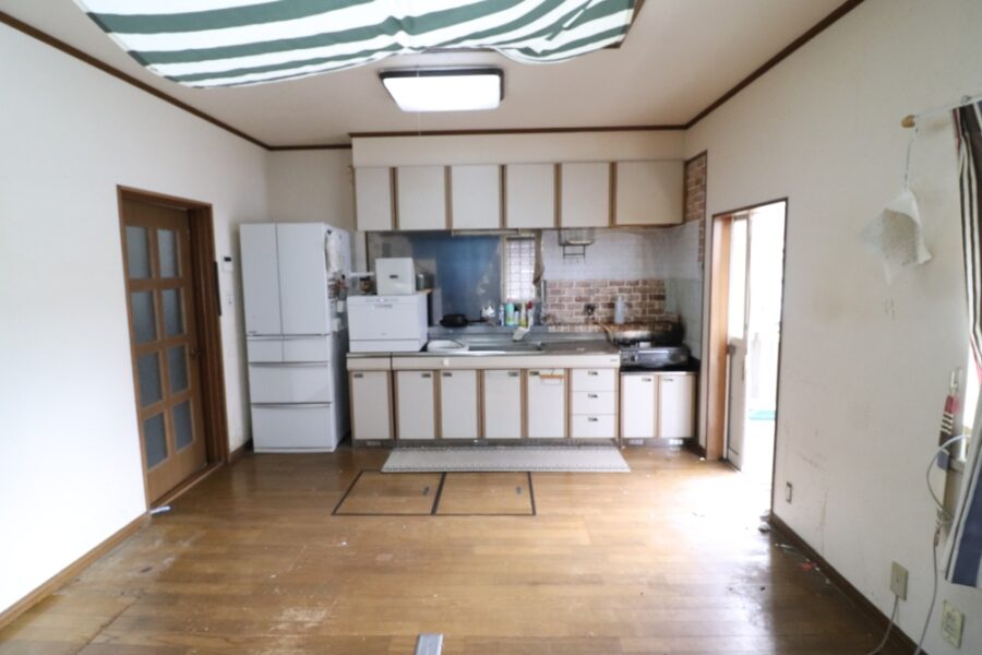 アクセントクロス張りや照明もオシャレ