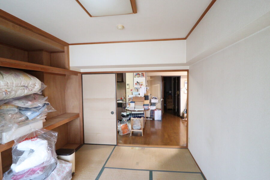 3枚ドアは造作建具で新しく取替