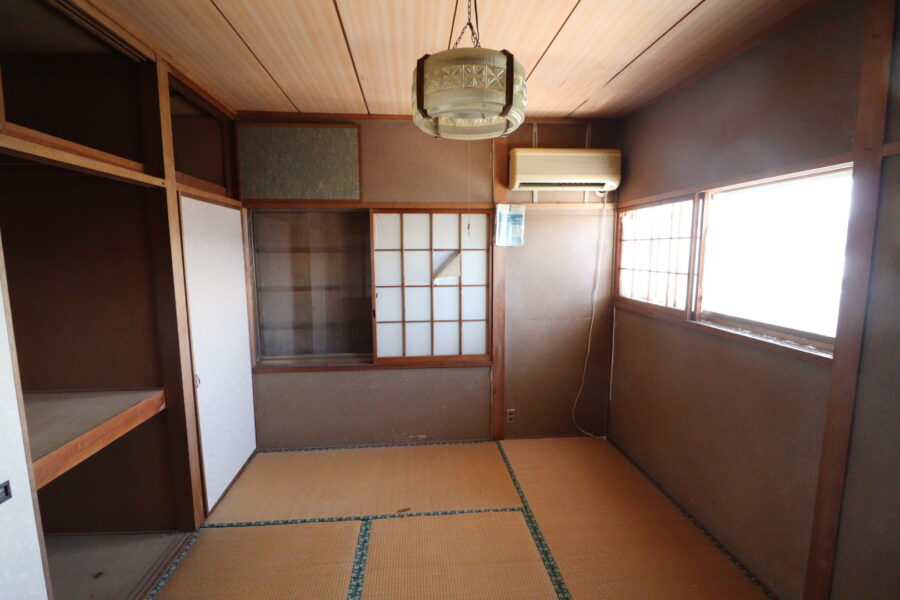 国産畳やサッシも新しく