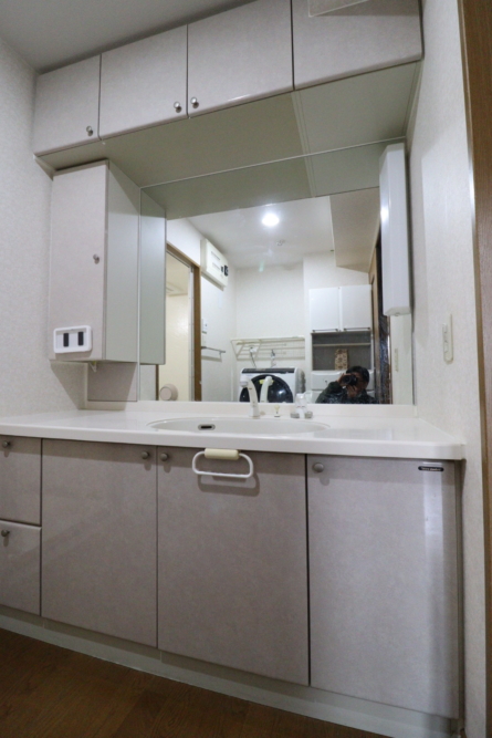 収納力抜群の洗面へ