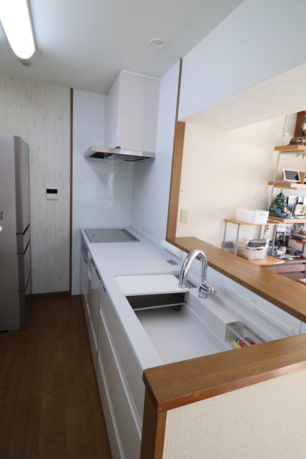 吊り戸棚を撤去してスッキリ