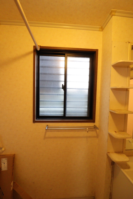 洗面所へ内窓設置で補助金対策