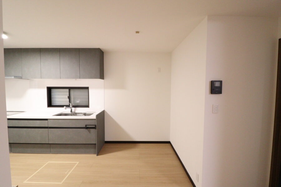 壁や作り付け収納を撤去スッキリ