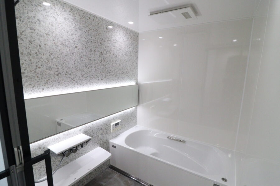 窓を封鎖してミラーなども設置出来る