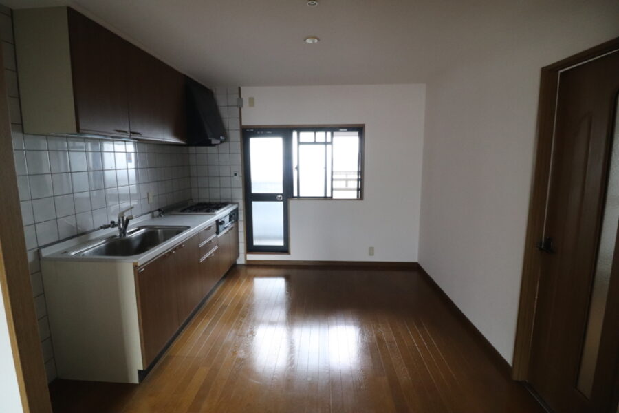 壁付キッチンから対面キッチンへ