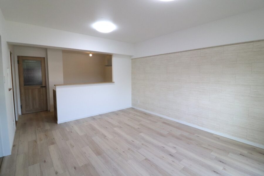 明るい色合いで広く見える
