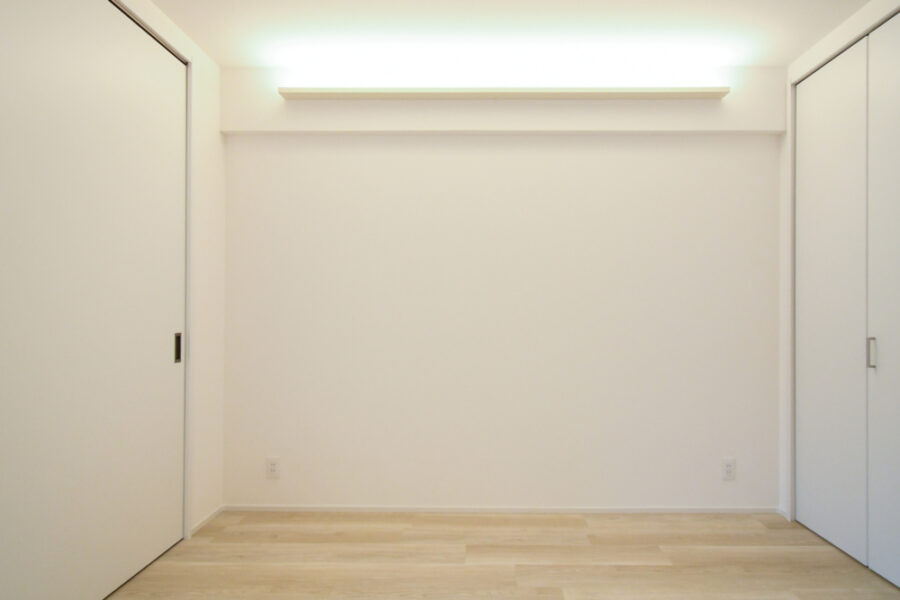 壁付照明器具を設置して調光調色機能付き