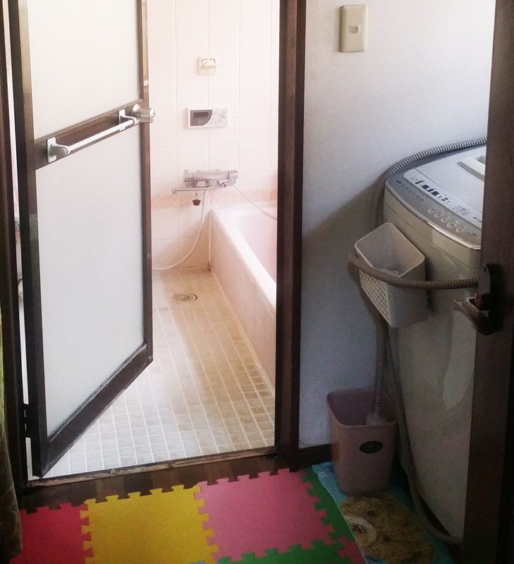 【浴室】TOTOサザナで、よりリラックスできる浴室に。ドアはお客様ご希望の引き戸に！