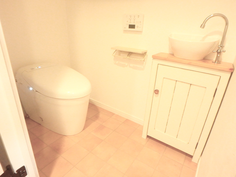 【トイレ】ネオレストで、見た目もよく、清潔感のあるトイレに。手洗い器もスタイリッシュに。