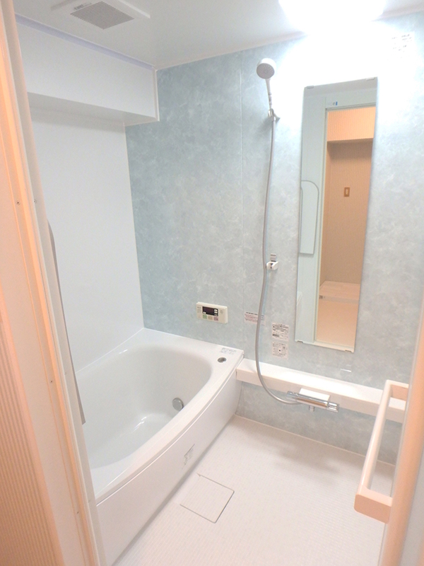【浴室】設備を新しくして、清潔感のある空間へ。